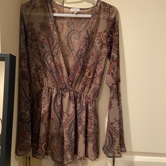 Tobi Paisley print Romper - Picture 2 of 8